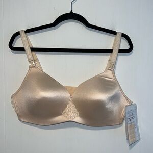 NWT Bravado Designs Nursing Bra 
Bra Fits For Breastfeeding 
Hook & Eye
C7